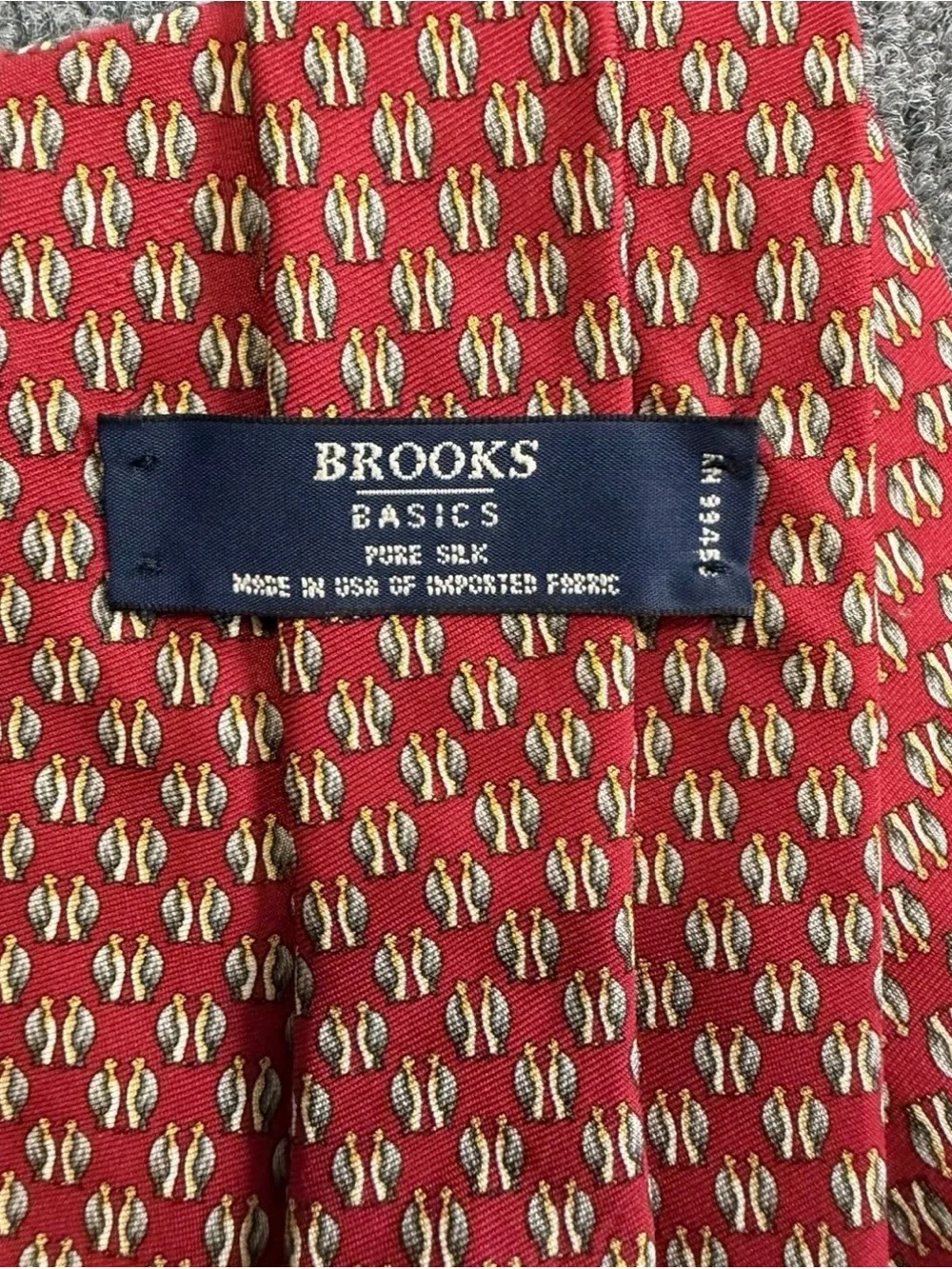 Brooks Brothers Basics Penguin Tie Red Silk Novelty Bird Mens 3.5”